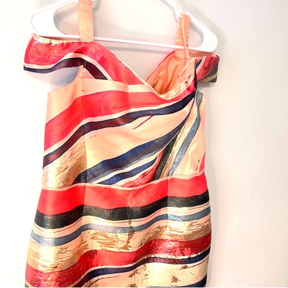 Adrianna Papell Gold Leaf Jacquard Sheath Dress
Size 14 - Picture 9 of 12